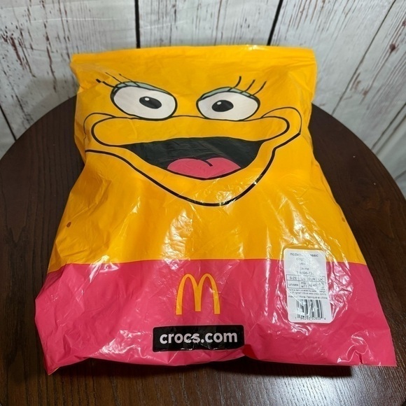 CROCS X MCDONALD’S classic Clog sold out! Size 9 Men’s 11 Women’s - Picture 2 of 10